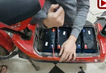 THAY BÌNH ẮC QUY XE ĐIỆN TẠI NHÀ